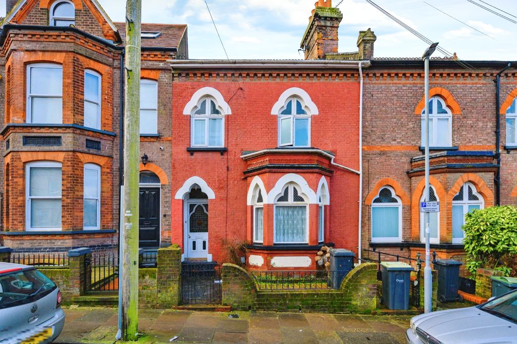 Property photo 1 of 16 Photography