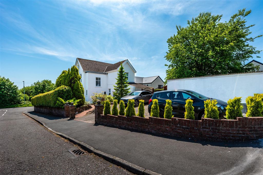 Property photo 1 of 29 External