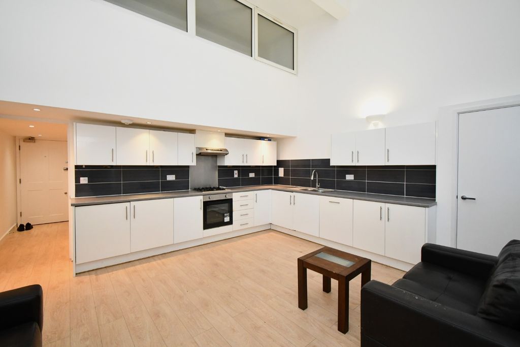 Property photo 3 of 9 4845202