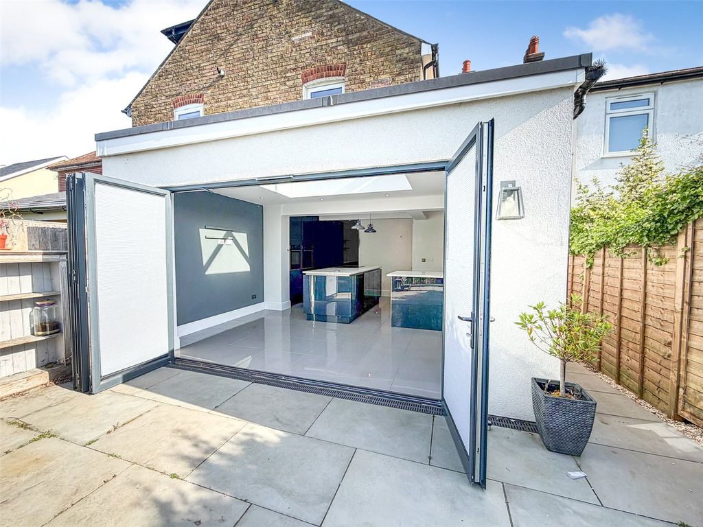 Property photo 2 of 17 Picture No. 07