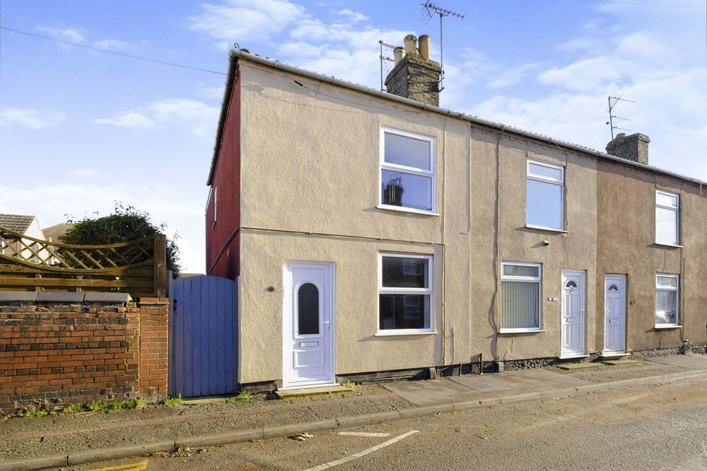 Property photo 1 of 12