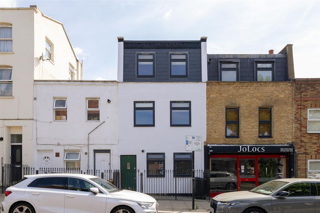 Property photo 1 of 11 Clarence Road E5