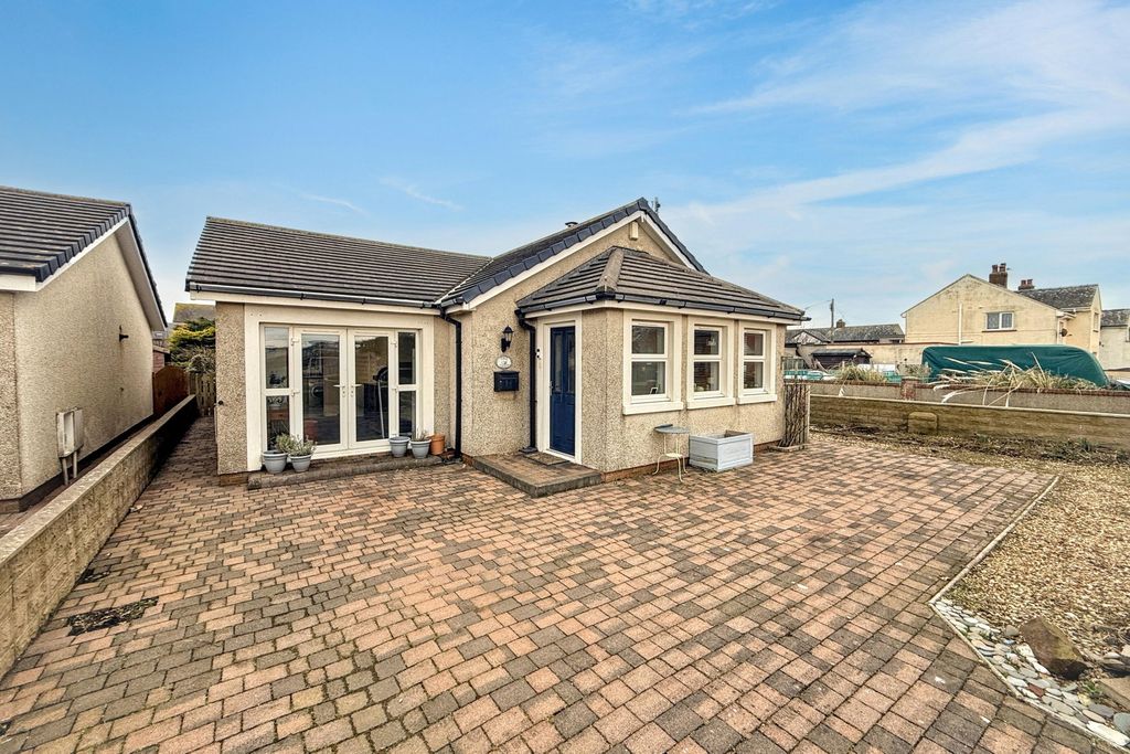 Property photo 2 of 12