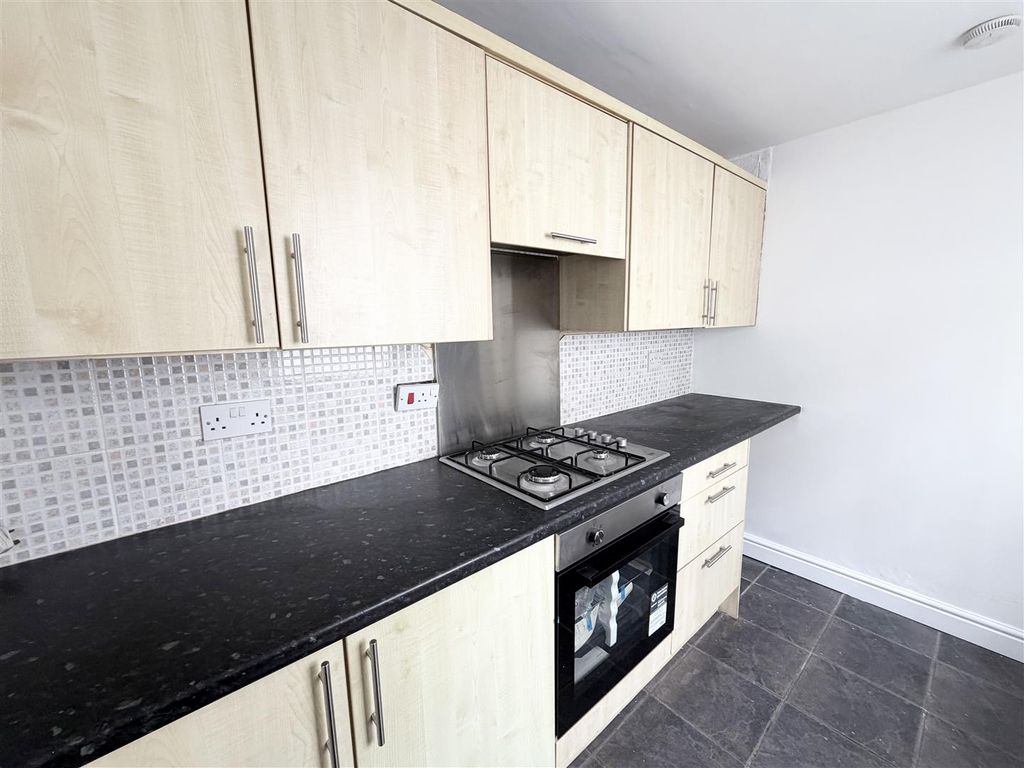 Property photo 1 of 7 Kitchen