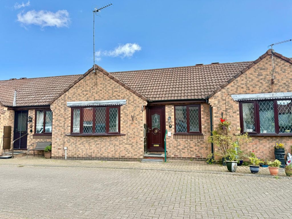 Property photo 1 of 10 Front