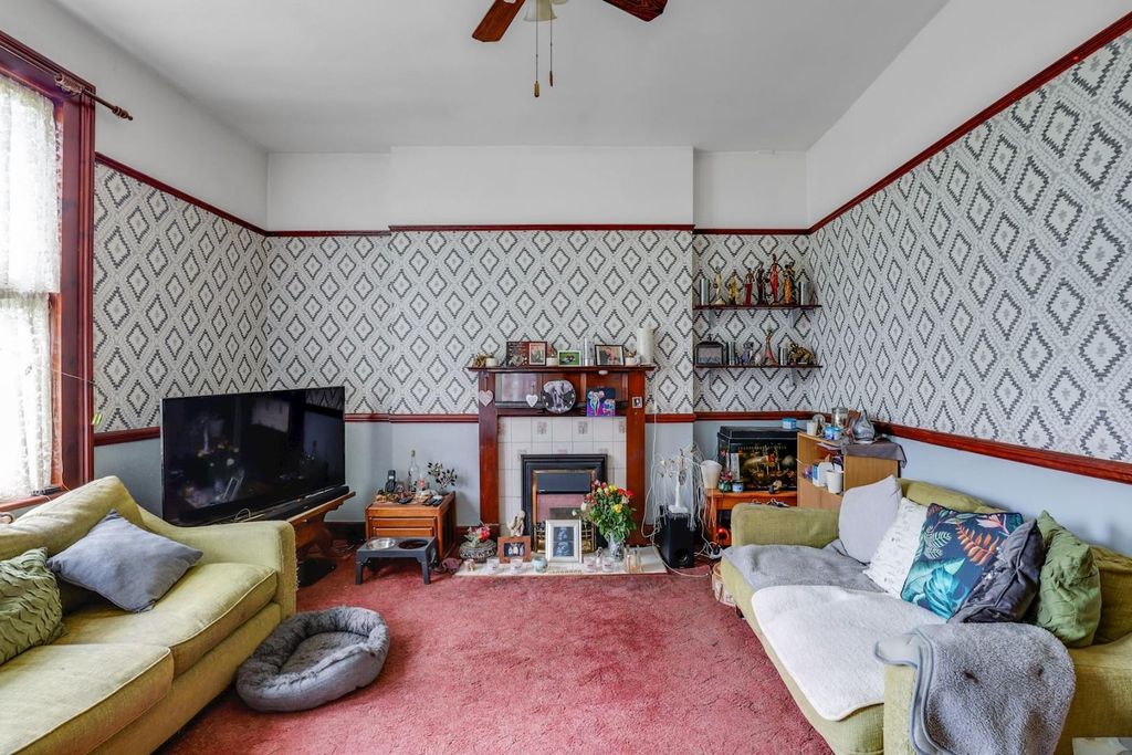 Property photo 1 of 15 12-B7A6Jhpropwpen - 6 Franklin Road - 34-Medium.Jp