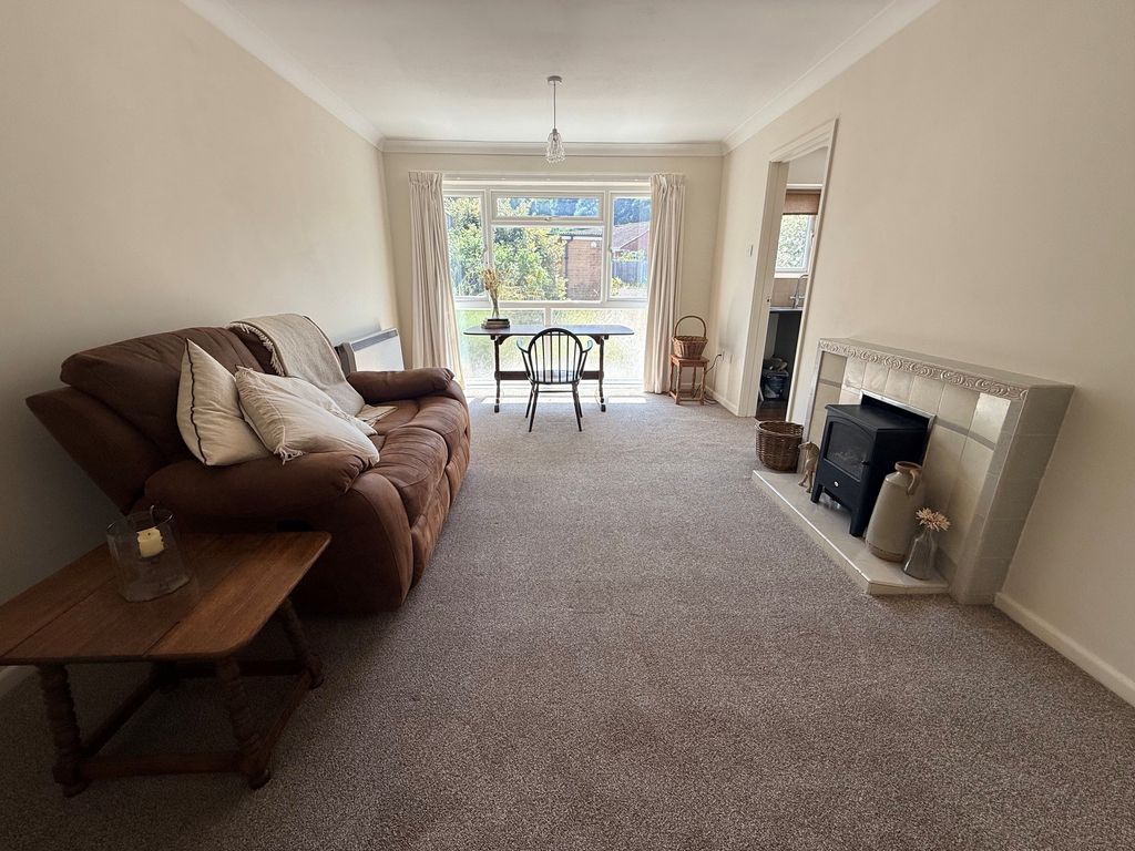 Property photo 2 of 13 Lounge
