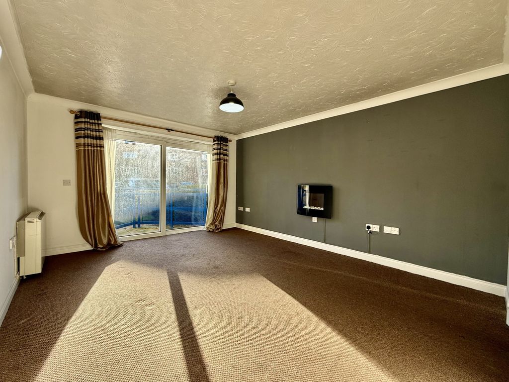 Property photo 3 of 5