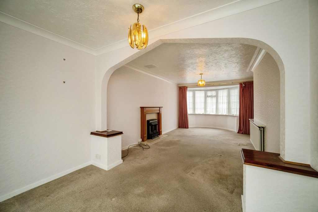 Property photo 3 of 12 Pbox-Img.Jpg