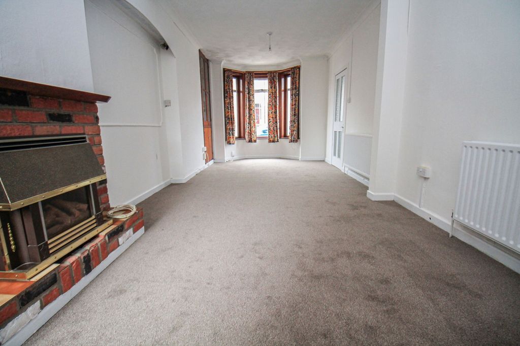 Property photo 2 of 17