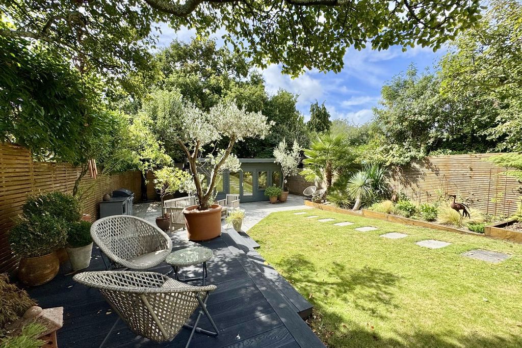 Property photo 3 of 42