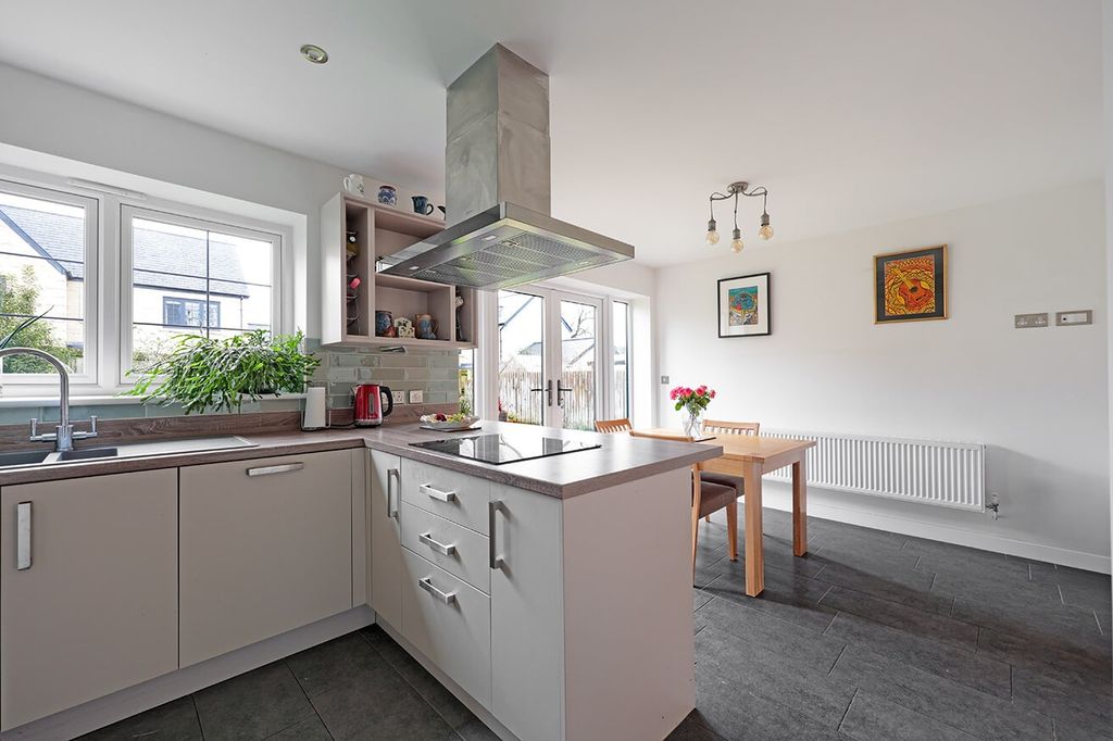 Property photo 3 of 22 4970739