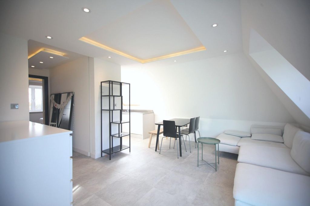 Property photo 1 of 7 (Main)