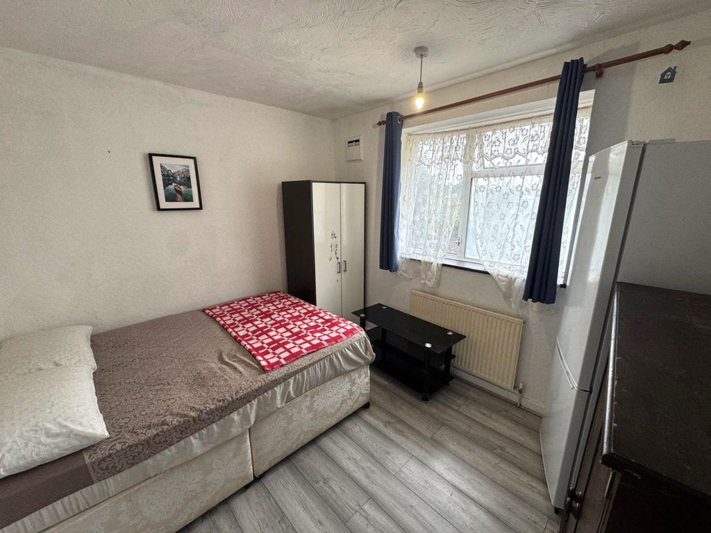 Property photo 1 of 3