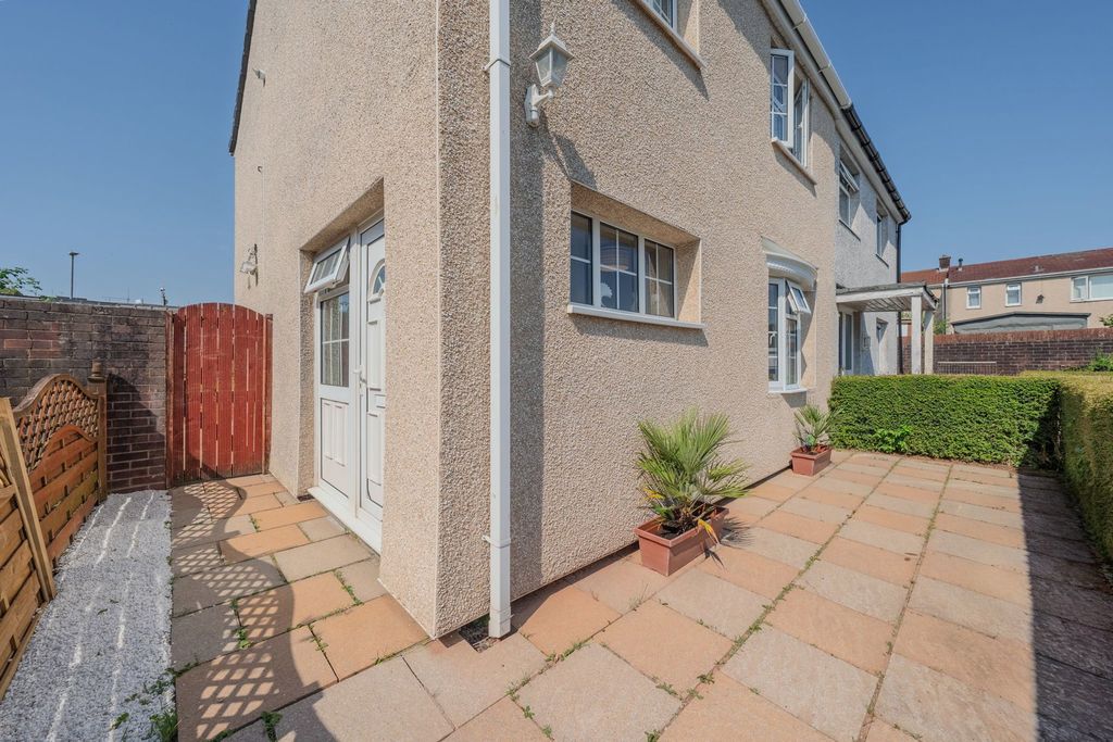 Property photo 3 of 24
