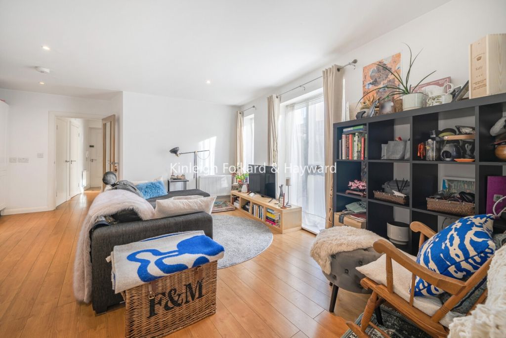 Property photo 1 of 10 420d3654-19c6-494d-B