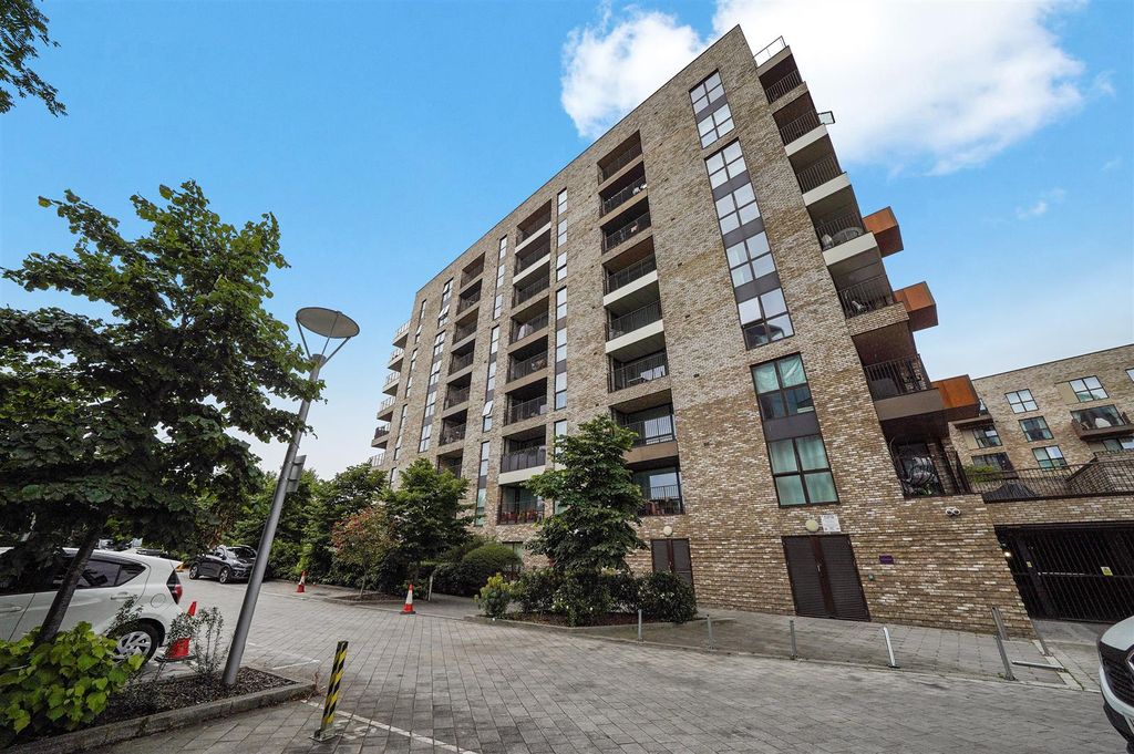 Property photo 1 of 10 Flat 33, Abbotsford Court - Ypvdmbxkhp70Fzuyh5Cw.J