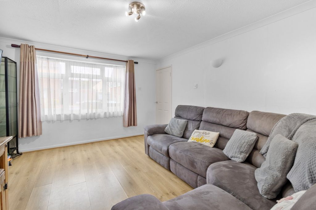 Property photo 2 of 24