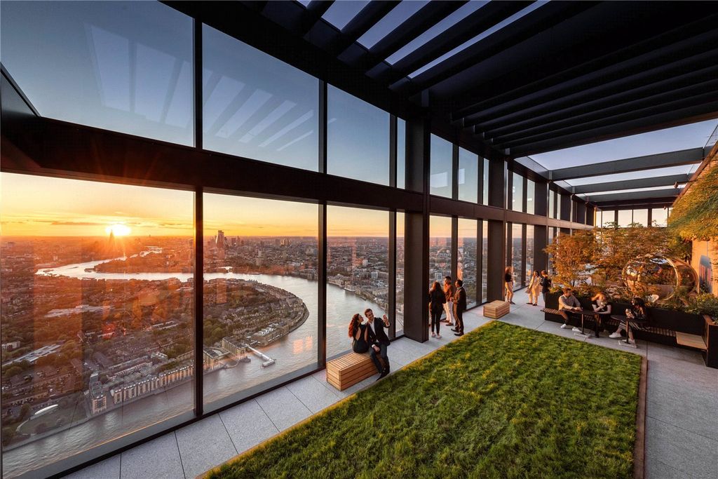 Property photo 2 of 16 Sky Terrace