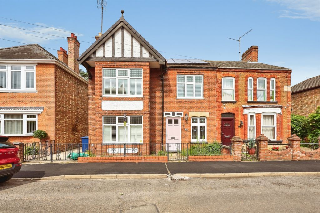 Property photo 1 of 18
