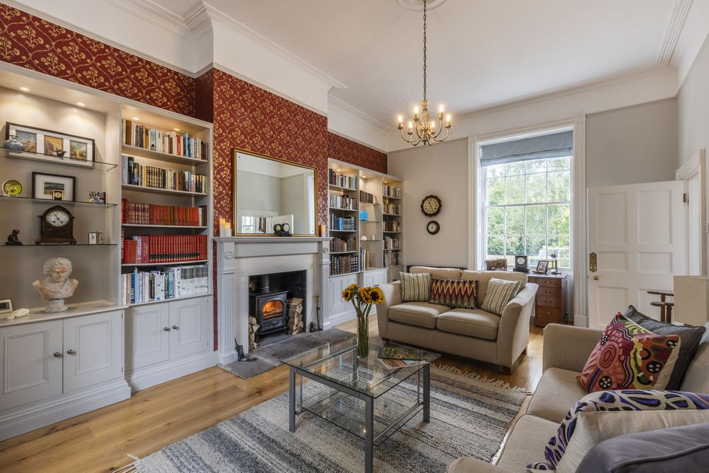 Property photo 2 of 41