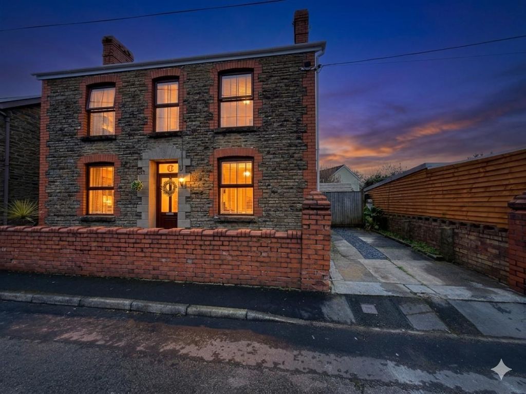 Property photo 1 of 35