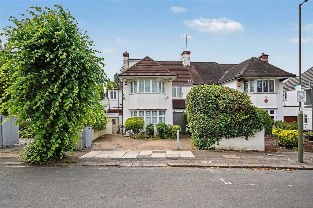 Property photo 1 of 9