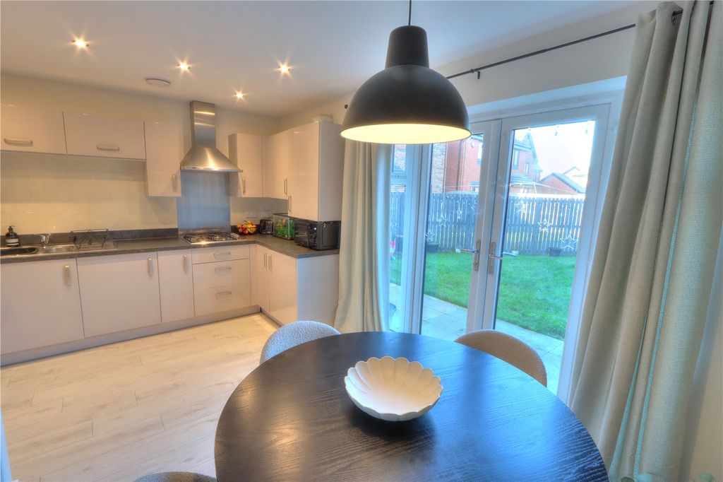 Property photo 2 of 9 Picture No. 06