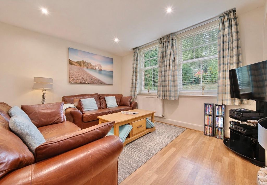 Property photo 2 of 14 Seagate 5.Jpg