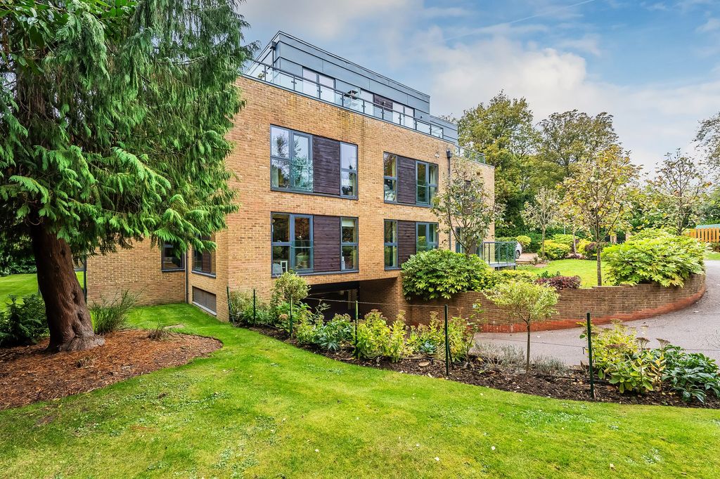 Property photo 1 of 23