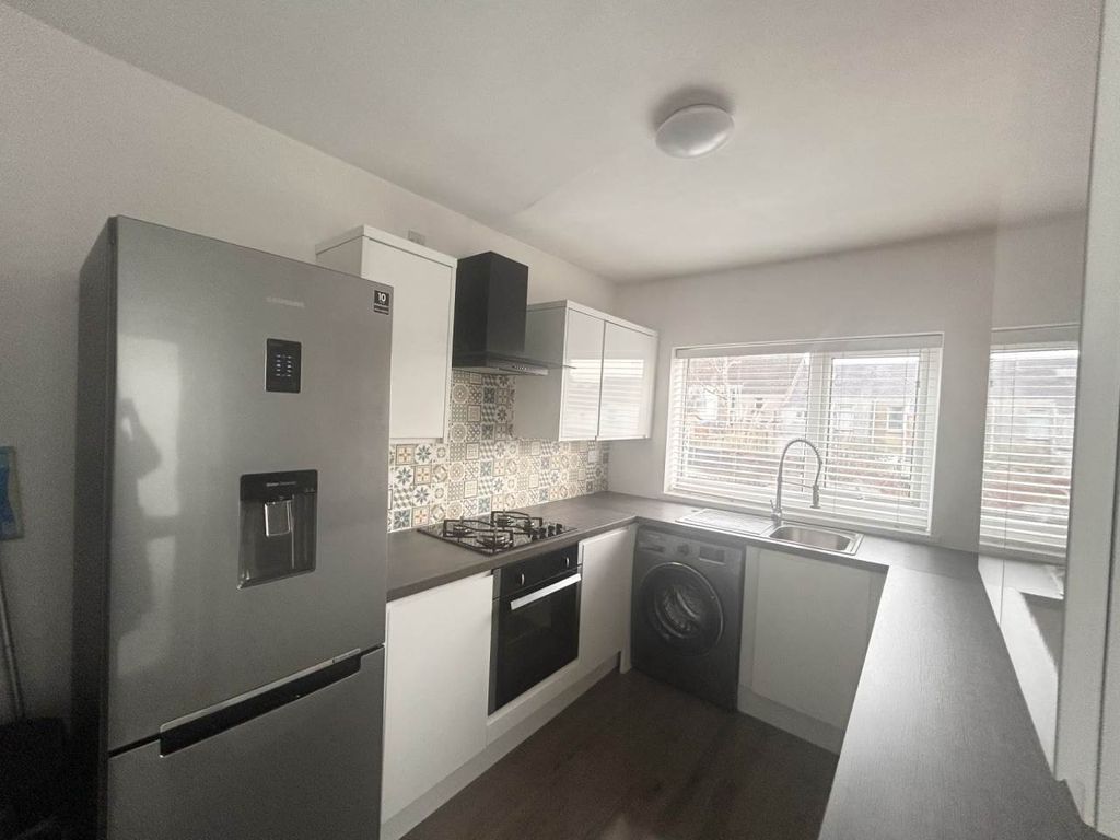 Property photo 3 of 6 4F50Bc21-3E38-4c45-B28d-6B5c8E1d951E