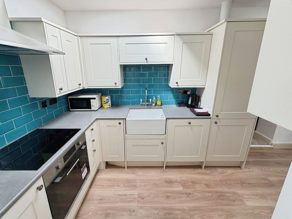 Property photo 3 of 13 Kitchen