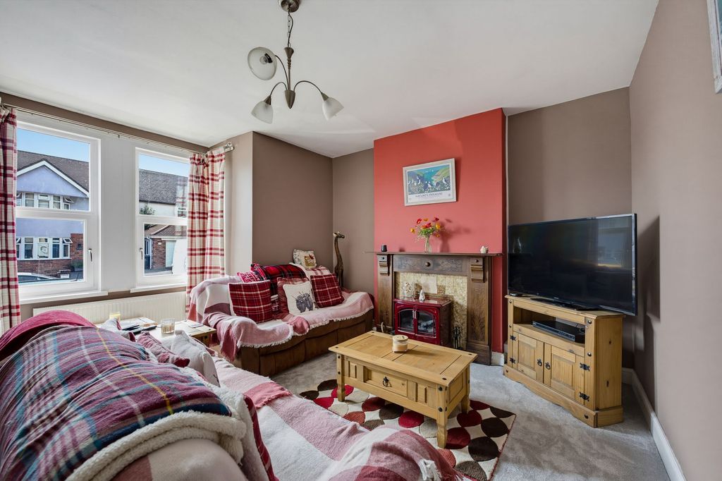 Property photo 3 of 37