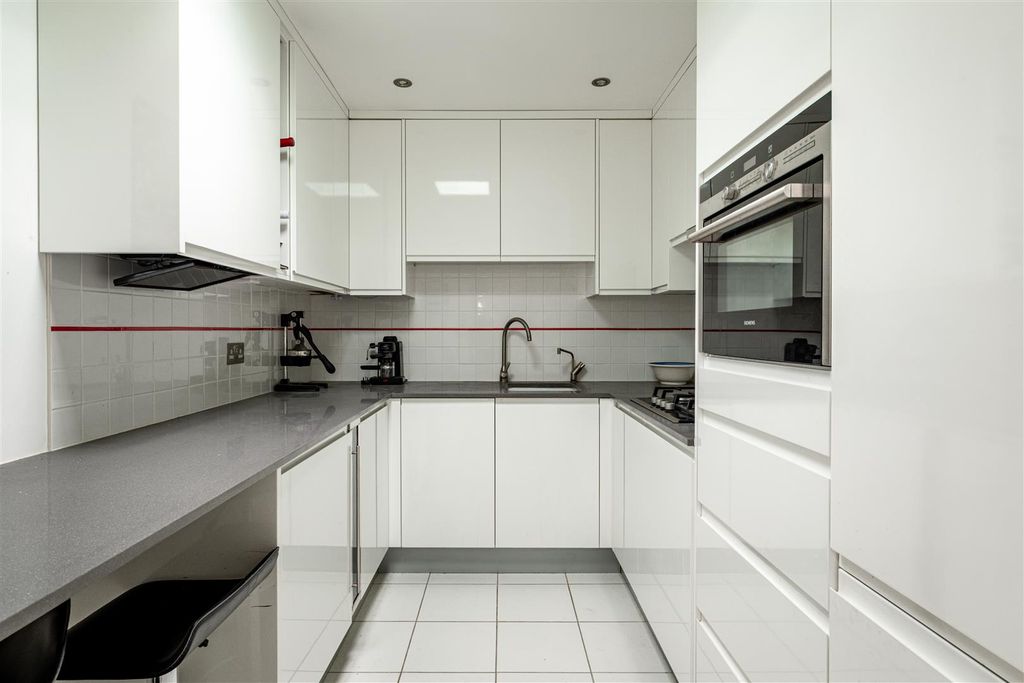 Property photo 2 of 8 Ascot House-5.Jpg