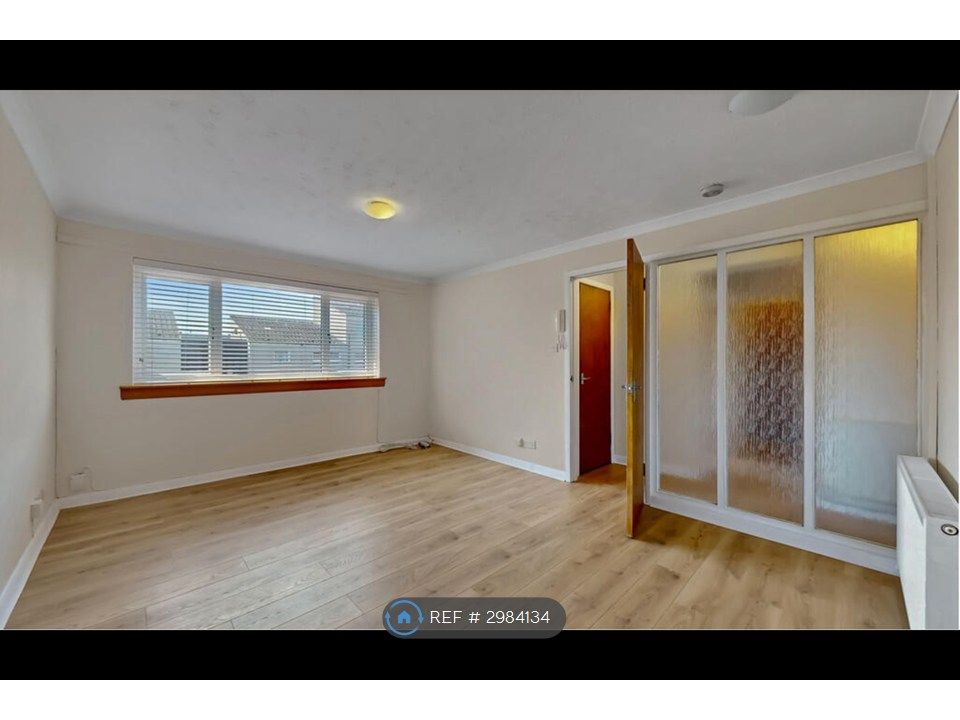 Property photo 3 of 11 Living Room Ii