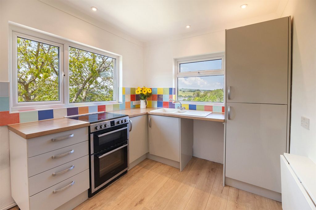 Property photo 2 of 13 2 - Picture No. 07