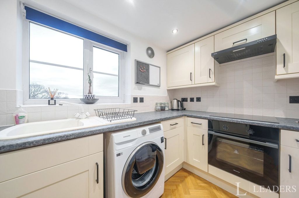 Property photo 3 of 28 Picture No. 27