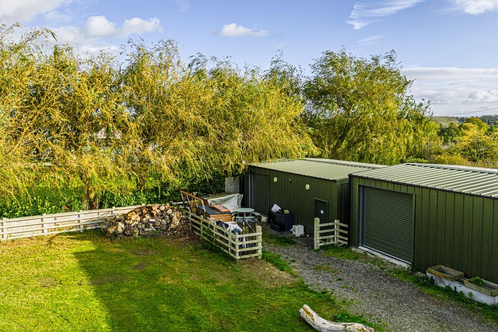 Property photo 2 of 2