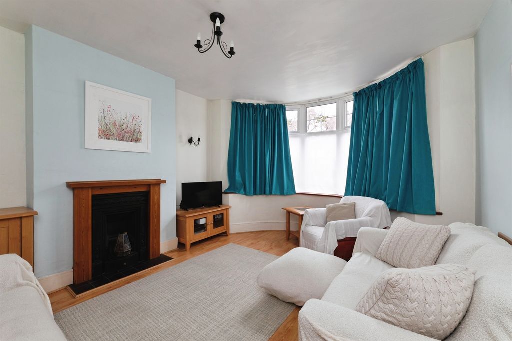 Property photo 2 of 18