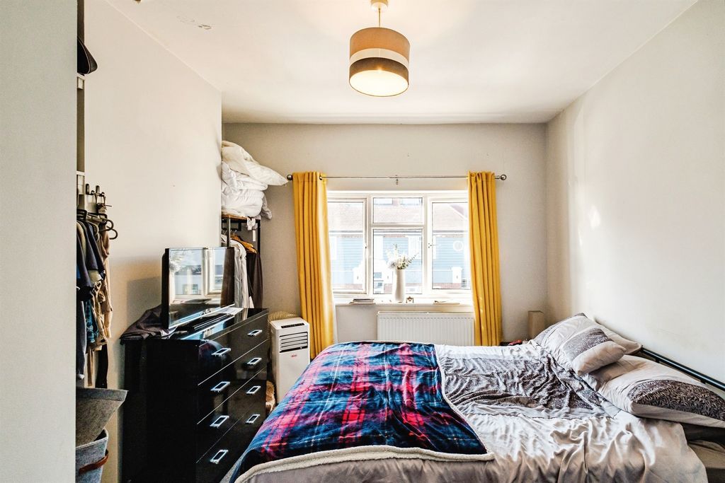 Property photo 3 of 14