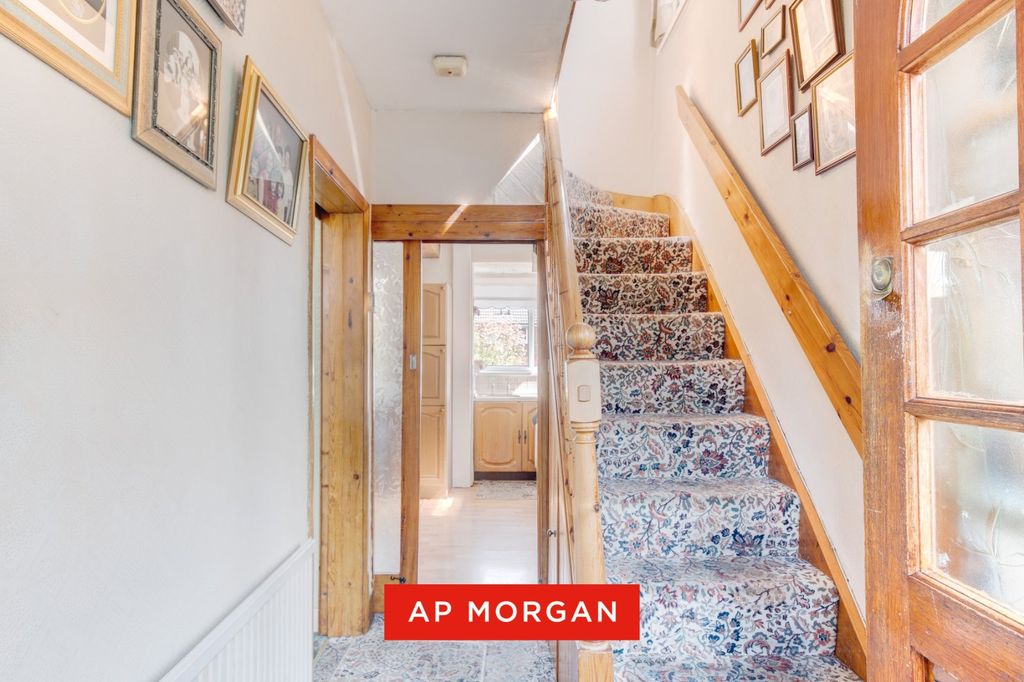 Property photo 2 of 18 Picture No. 23