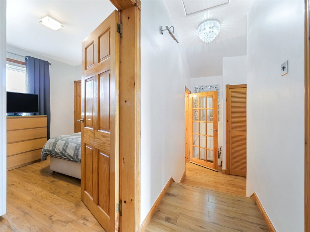 Property photo 2 of 17 Picture No. 02
