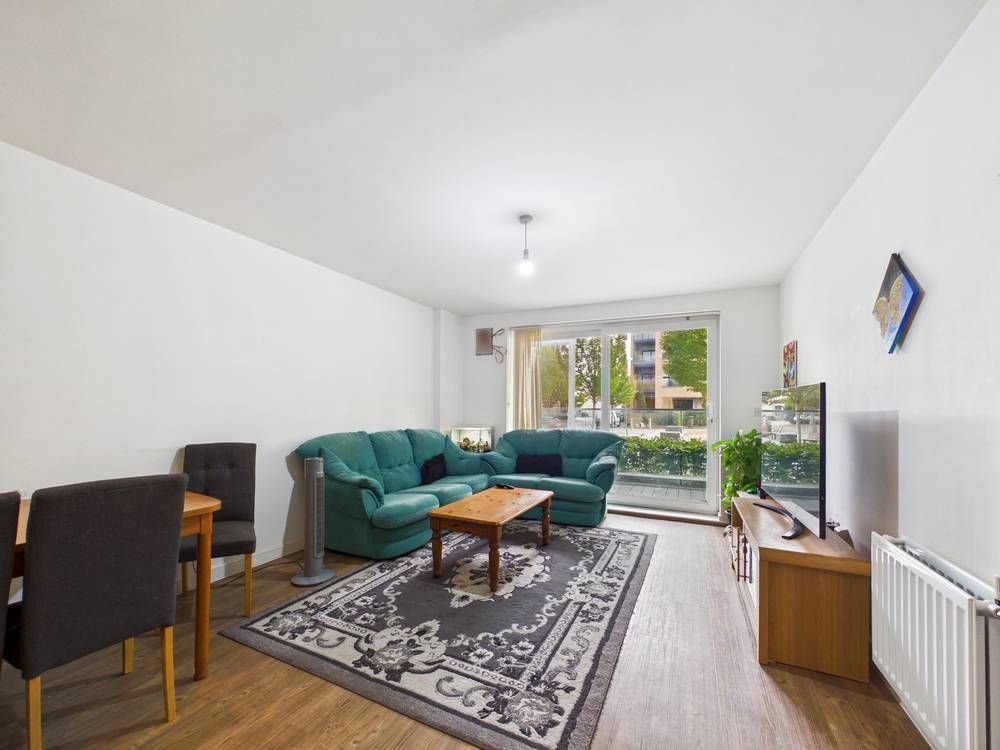Property photo 2 of 12 Giraffe360-Still009