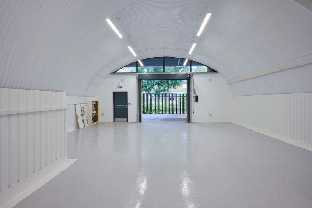 Property photo 1 of 5 An Empty Arch With White Lining