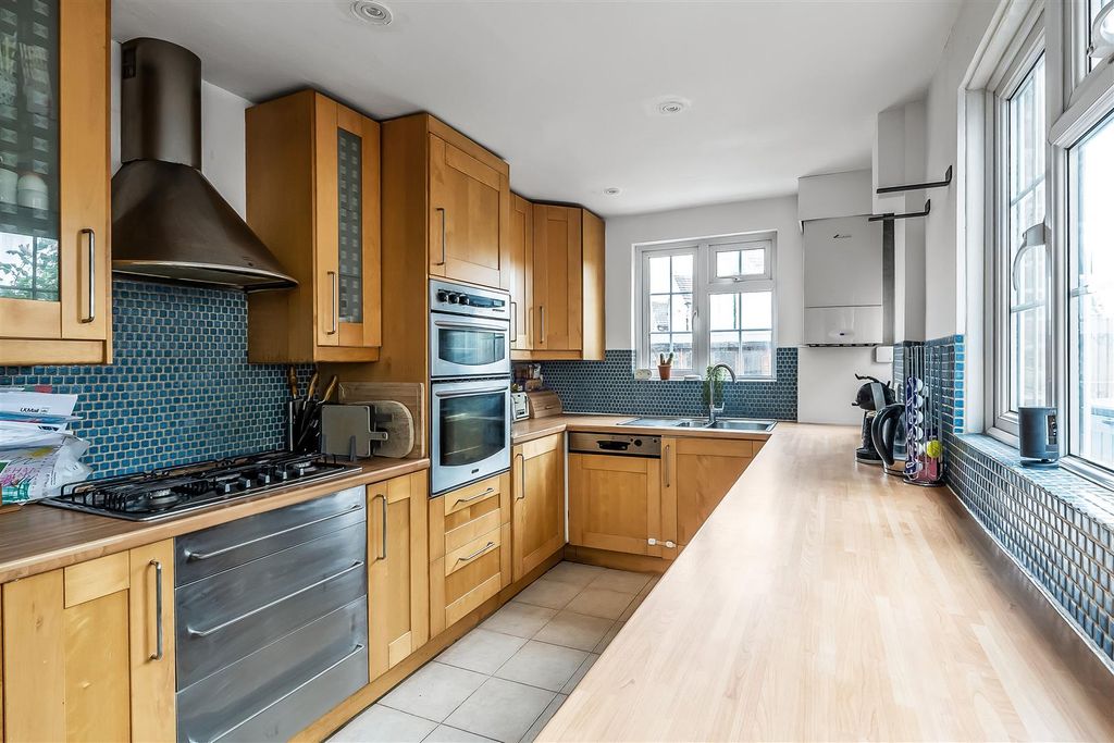 Property photo 2 of 14 9-Rectory-Lane-6.Jpg
