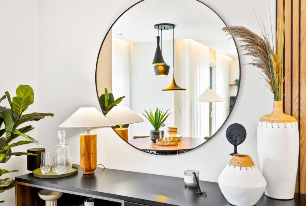 Property photo 3 of 6 Mirror.Jpg