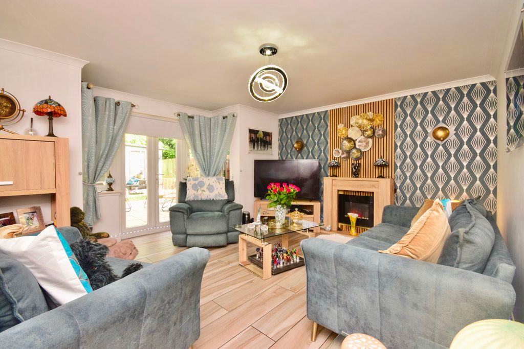 Property photo 2 of 38