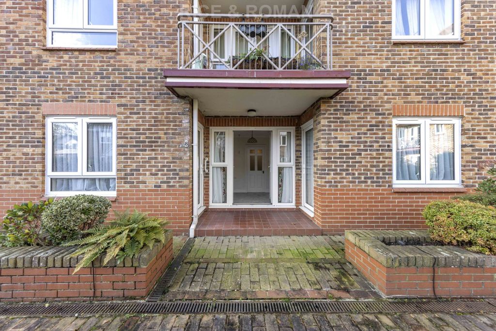 Property photo 3 of 9