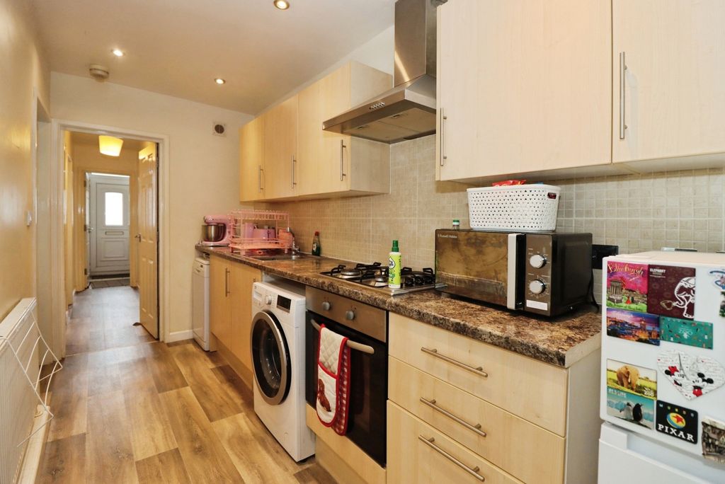 Property photo 3 of 10 Pbox-Img.Jpg