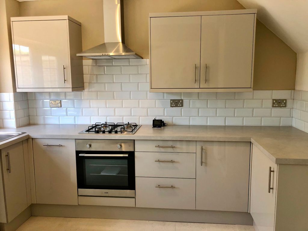 Property photo 3 of 10 Kitchen Porthcawl Cf36